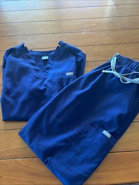 Niaahinn Royal Blue Medical Scrub Set V-Neck Top & Drawstring Pants Small